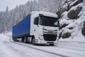 Winterbanden en sneeuwkettingen voor vrachtwagens: regels per Europees land