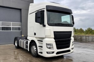 Hoe verwijder je teervlekken van een vrachtwagen?